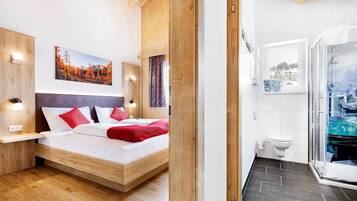 Zimmersafe, Schreibtisch, Verdunkelungsvorhänge, kostenloses WLAN