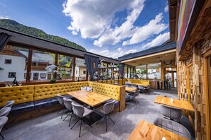 Daily buffet breakfast for a fee - Apart- and Wellness Hotel Garni Dachsteinresort (Russbach am Pass Gschuett)