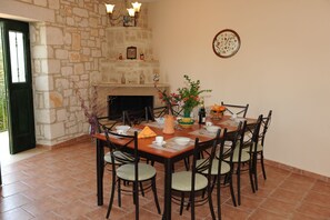 Superior Apartment, 2 Bedrooms | In-room dining - Ammos Villas (Zakynthos)