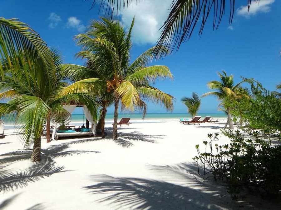Private beach nearby, white sand, sun-loungers, beach umbrellas