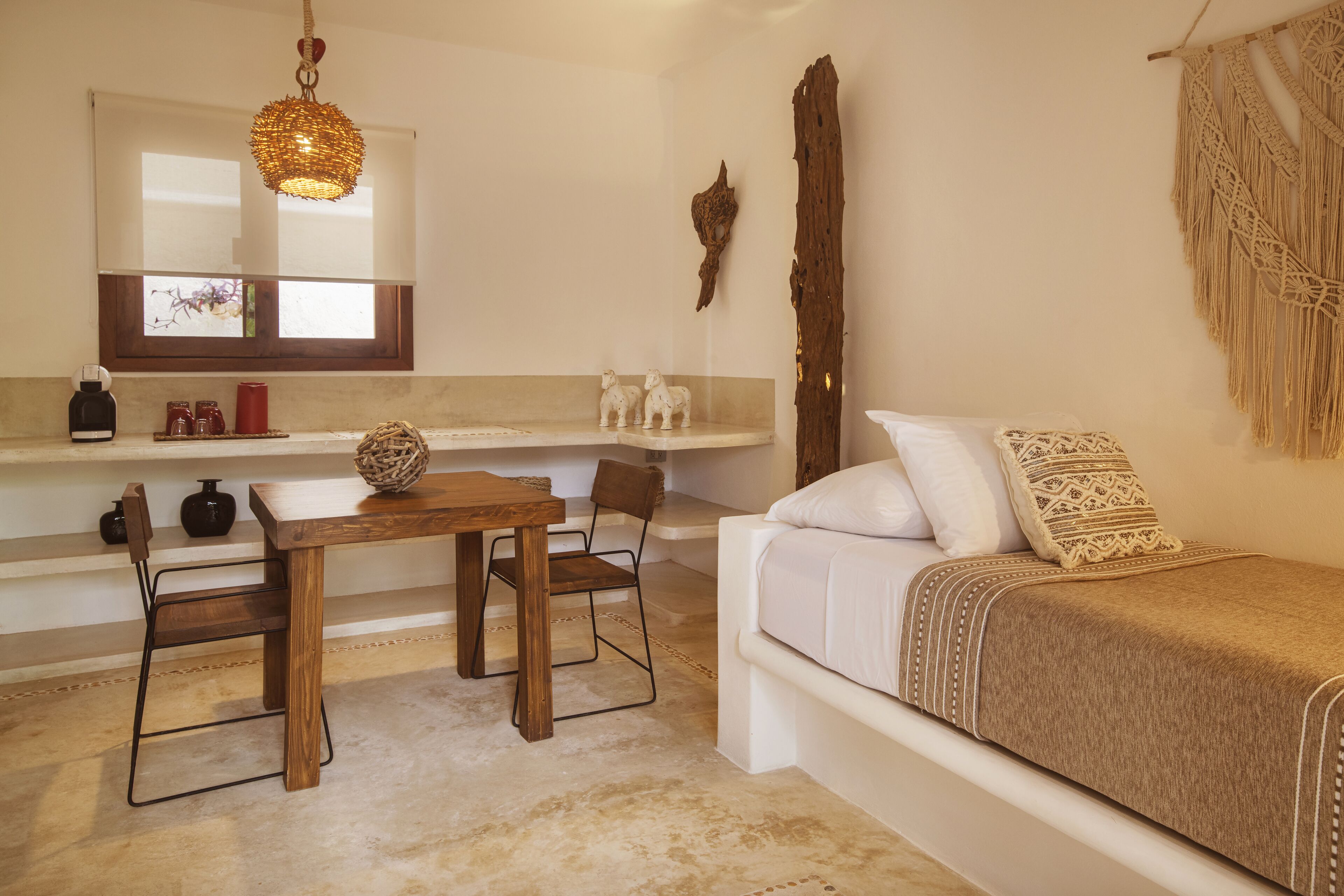 Suite superior | Ropa de cama de alta calidad, edredones de plumas, caja fuerte