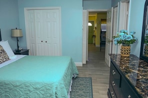 1 bedroom, hypo-allergenic bedding, in-room safe, individually decorated - Jubilee Gardens Freeport (Freeport)