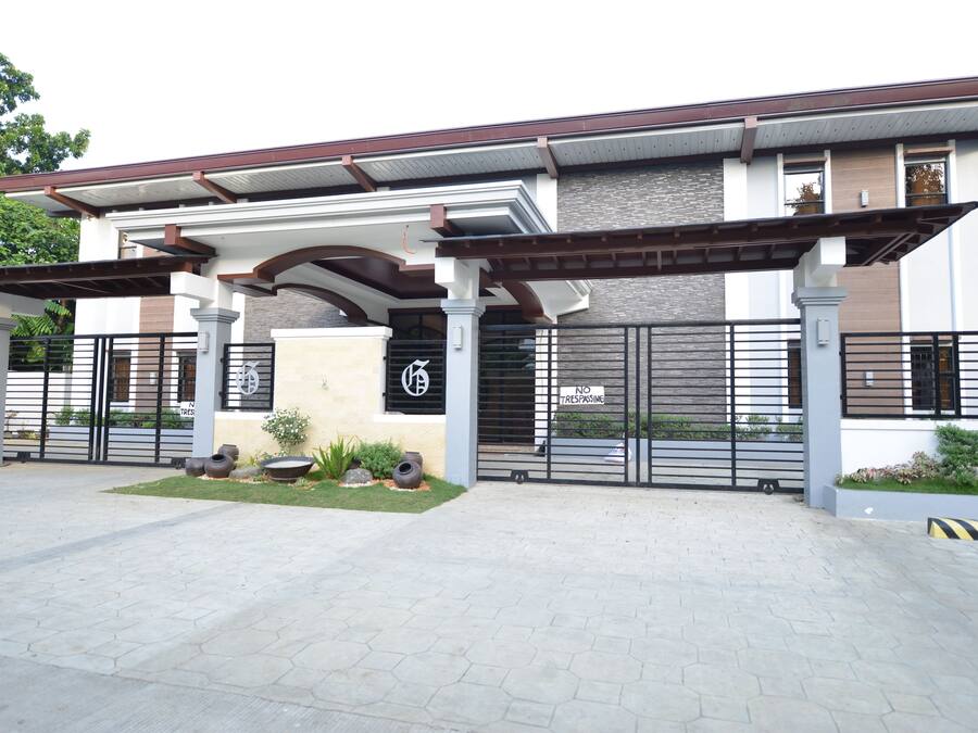 Pintu masuk hartanah