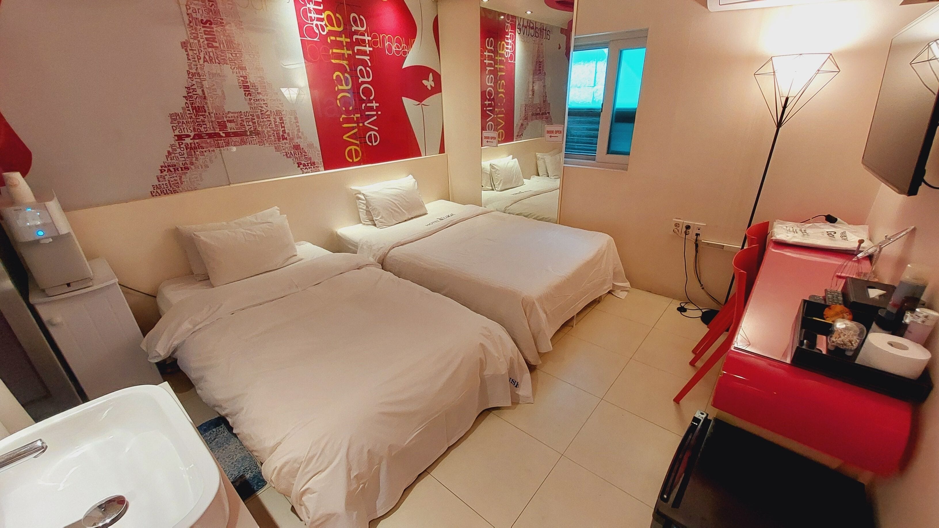 Habitació amb dos llits individuals estàndard, no fumadors | Wifi gratuïta i roba de llit 