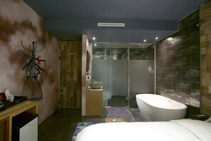Free WiFi, bed sheets - Hwagok Lush Hotel (Seoul)