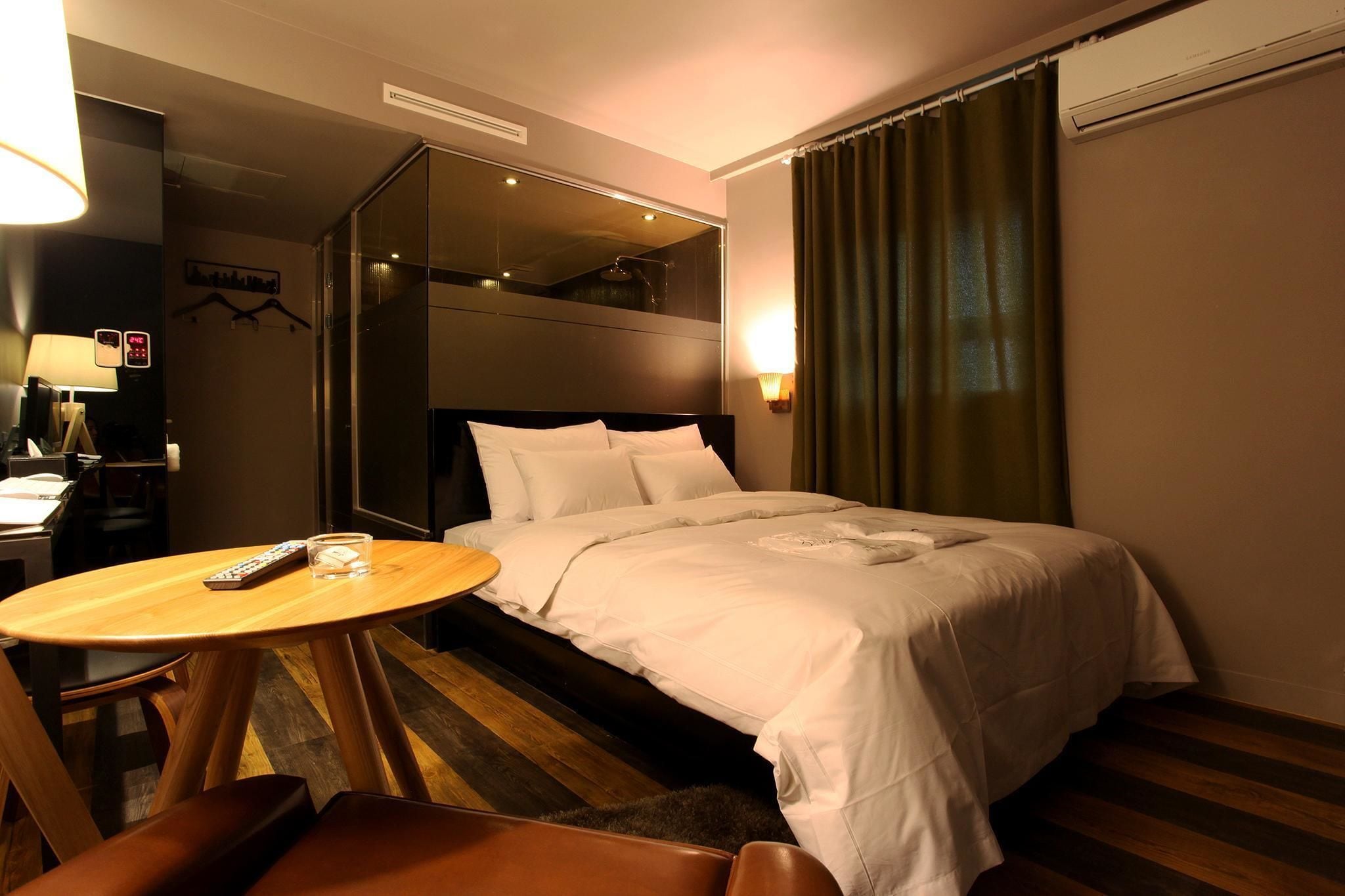 Wi-Fi de cortesia, roupa de cama