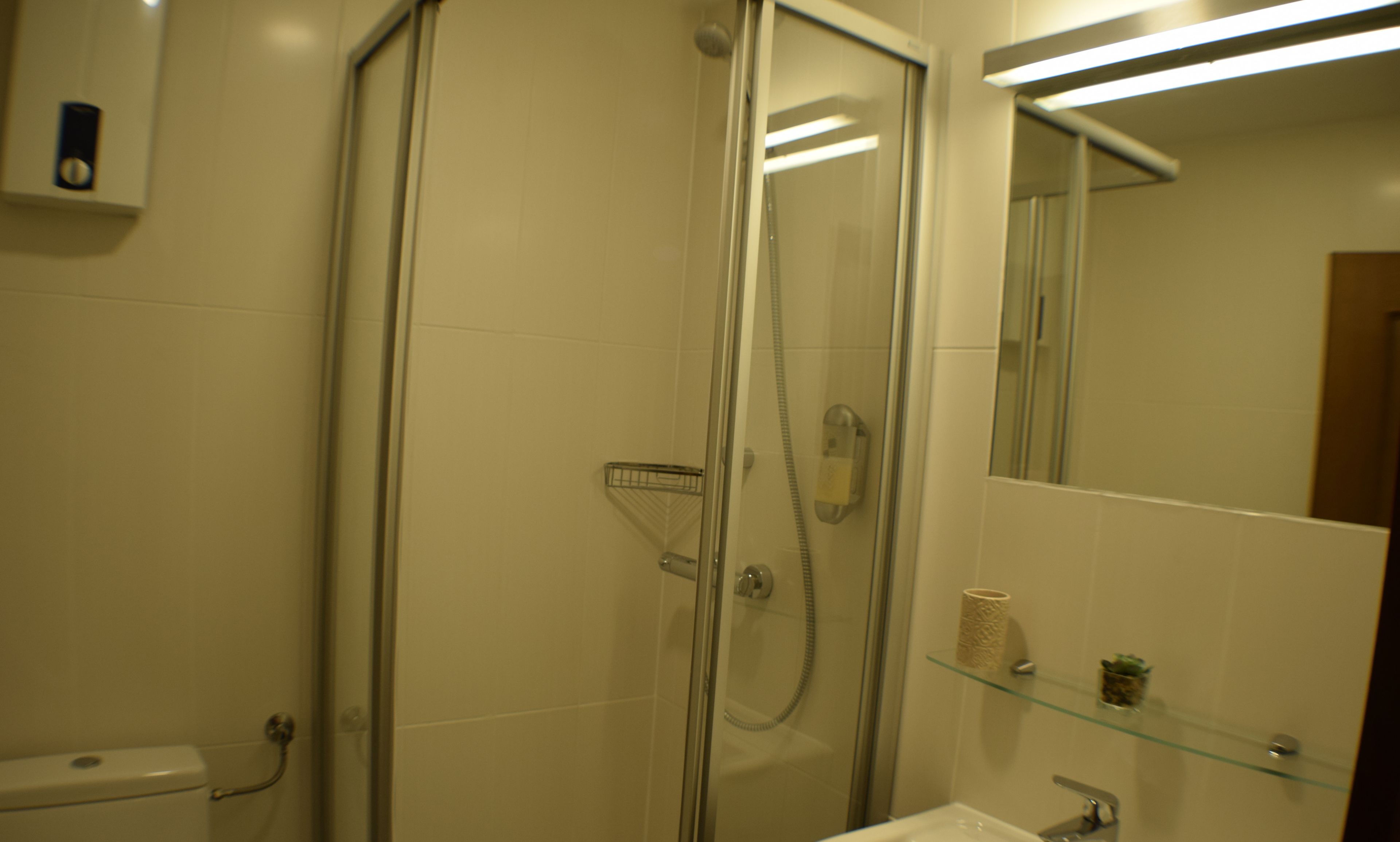 ห้องซิงเกิล | ห้องน้ำ | ฝักบัว, ผ้าเช็ดตัว