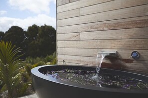 Deep-soaking bathtub - Te Arai Lodge (Te Arai)