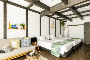 セーフティボックス (室内)、遮光カーテン、WiFi (無料)、ベッドシーツ