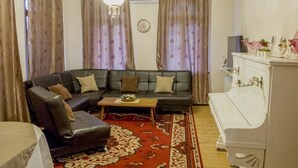 Living room - Rustaveli Hotel (Tbilisi)