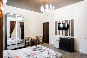 Superior Room, 1 King Bed, Non Smoking