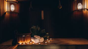 Couples treatment room(s), steam room, Turkish bath/hammam