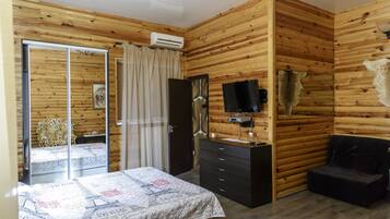 Luxury Suite, 1 King Bed with Sofa bed, Non Smoking | View from room