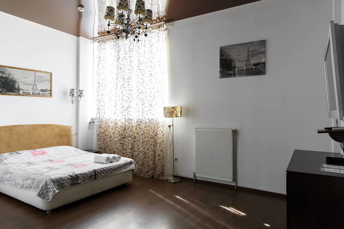 Habitación superior, 1 cama de matrimonio grande, no fumadores | Vistas desde la habitación