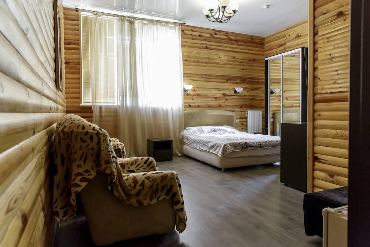 Suite de lujo, 1 cama King size y sofá cama, para no fumadores | Ropa de cama de alta calidad y cortinas blackout