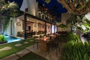 Café da manhã, almoço e jantar; local e internacional 