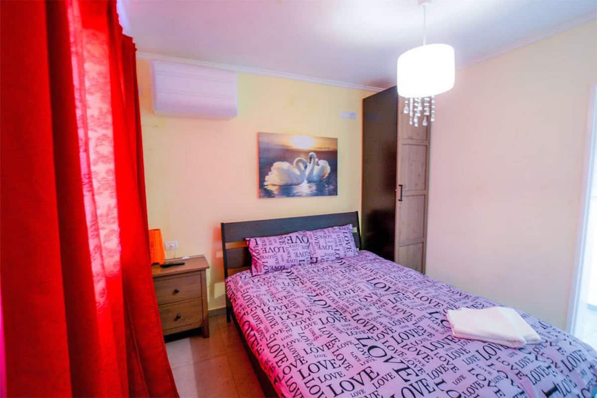 Classic Cabin, 1 Queen Bed with Sofa bed, Non Smoking | Living room | Flat-screen TV