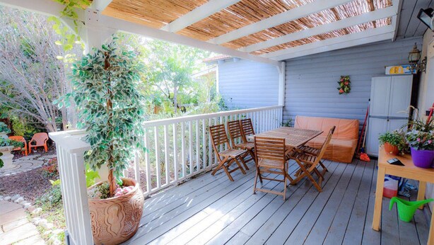 Terrace/patio - Ahozat David Bateva (Mevoot HaHermon)