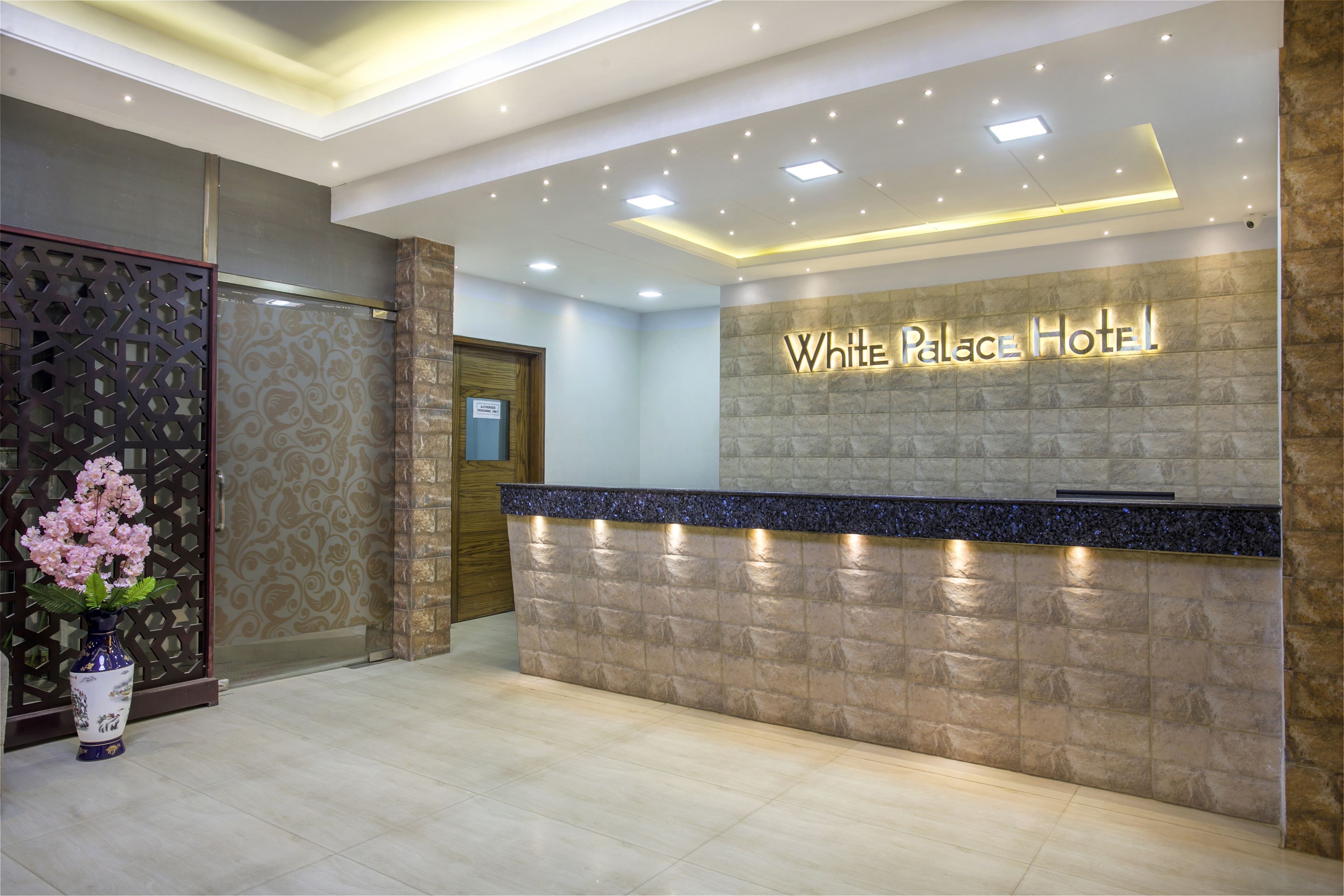 Photo - White Palace Hotel