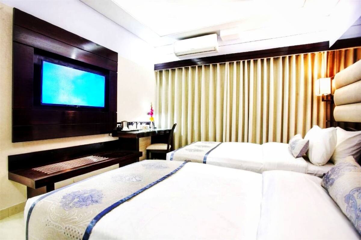 Minibar, két bảo mật tại phòng, bàn, màn/rèm cản sáng