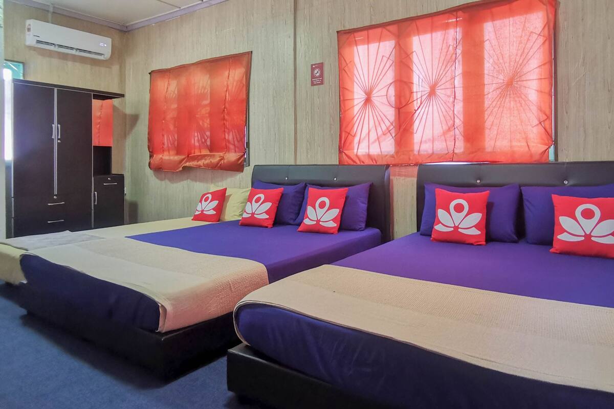 Deluxe Room | Desk, free WiFi, bed sheets