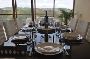 Villa, 3 Bedrooms, Beach View | In-room dining - Villa Atas Pelangi (Kuta)
