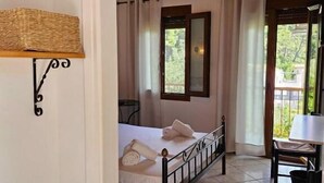 واي فاي مجانًا وملاءات أسرّة