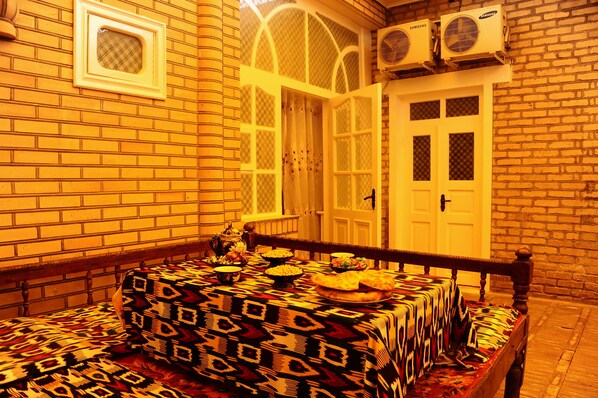 Free daily local cuisine breakfast - Timur the Great (Samarkand)