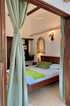 Comfort Double Room, Terrace, Garden View | Pillowtop beds, iron/ironing board, free WiFi, bed sheets - Camali Hotel (Santa Marta)