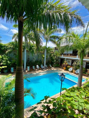 Outdoor pool, open 8:30 AM to 9:00 PM, pool loungers - Camali Hotel (Santa Marta)