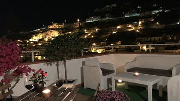 Quadrupla Deluxe, 1 camera da letto, terrazzo, vista città | Terrazza/patio