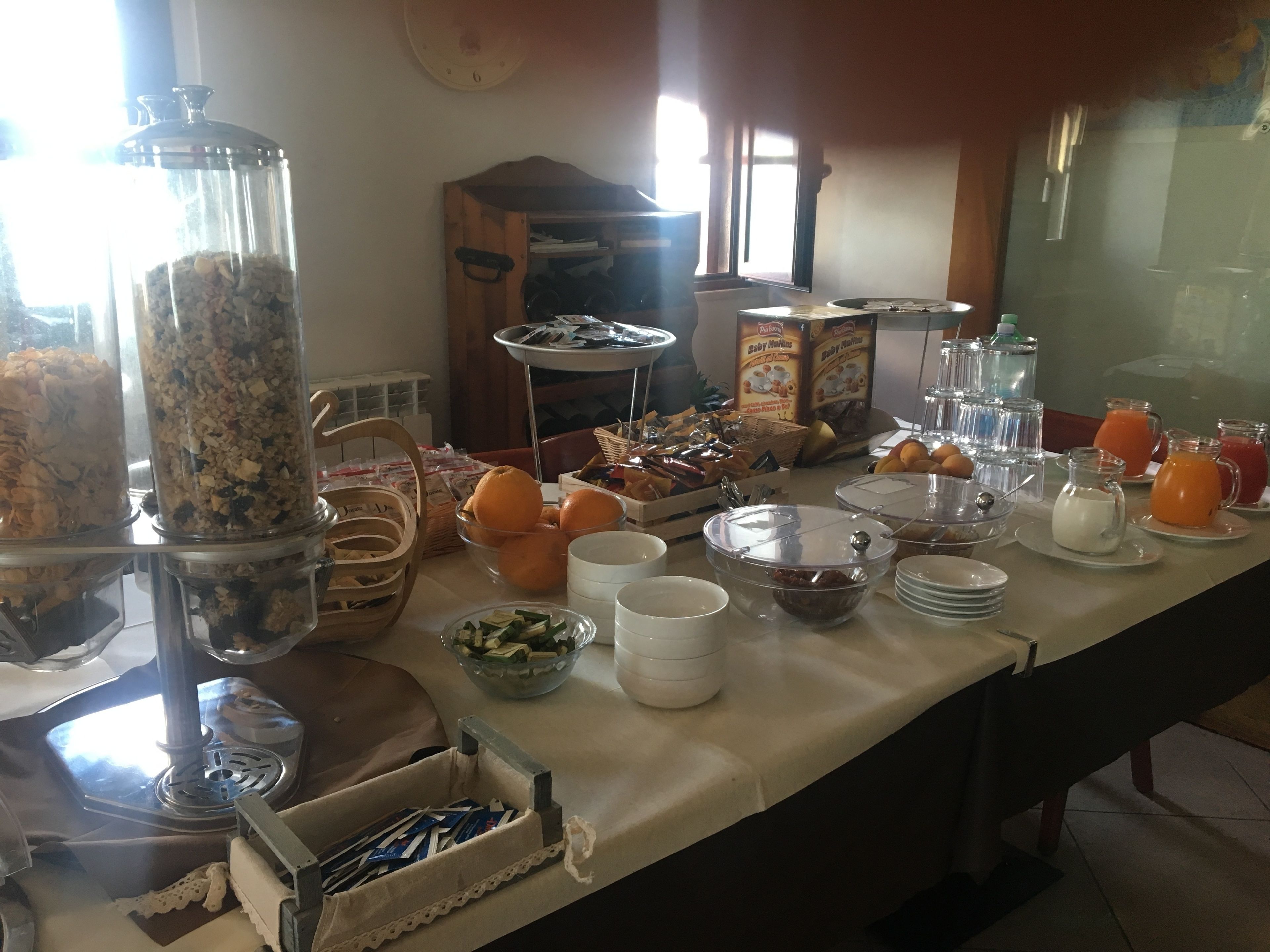 Tägliches Frühstücksbuffet (5.00 EUR pro Person)