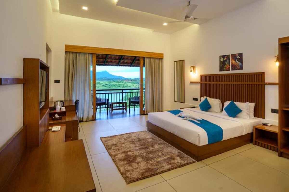 Luxury Studio Suite | Egyptian cotton sheets, premium bedding, down comforters