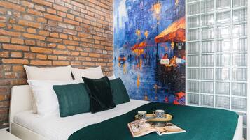 Superior Apartment | 1 bedroom, blackout curtains, soundproofing, iron/ironing board