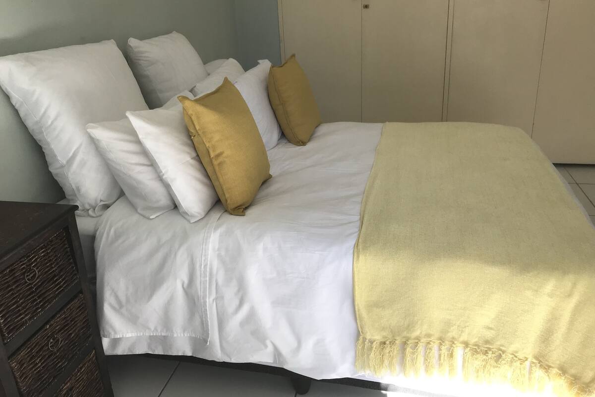 Rollaway beds, free WiFi, bed sheets