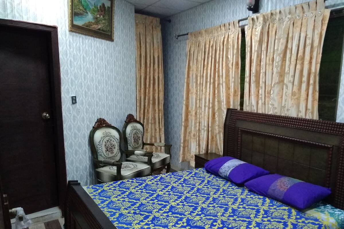 Family Apartment | In-room safe, blackout drapes, iron/ironing board, WiFi (free)