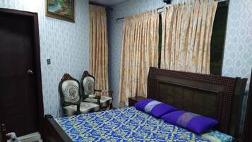 Family Apartment | In-room safe, blackout curtains, iron/ironing board, free WiFi