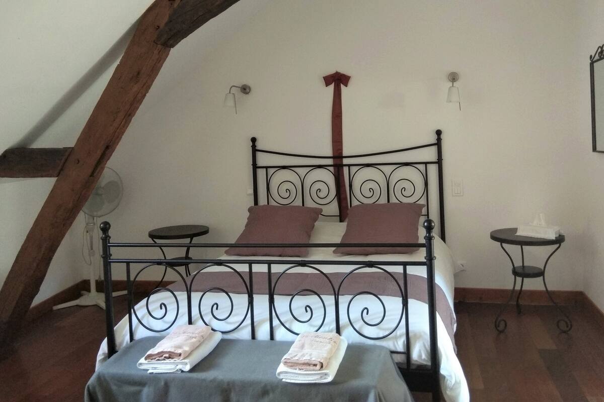 Suite familiar, vista al río (Vouvray) | Decoración personalizada, muebles diferentes, cunas y wifi gratis