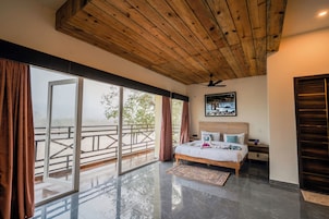 Cortinas blackout, sistema de insonorización y ropa de cama