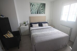 Tempur-Pedic beds, individually decorated, individually furnished, desk