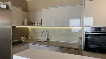 Apartemen Comfort, 2 kamar tidur | Dapur pribadi | Ketel listrik