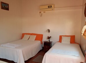 Basic Triple Room, Multiple Beds, Non Smoking