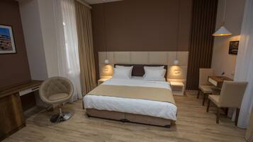 Deluxe Double Room, 1 King Bed, Non Smoking | Premium bedding, minibar, in-room safe, desk