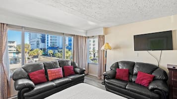 Suite, 2 Double Beds, Non Smoking | Free WiFi, bed sheets