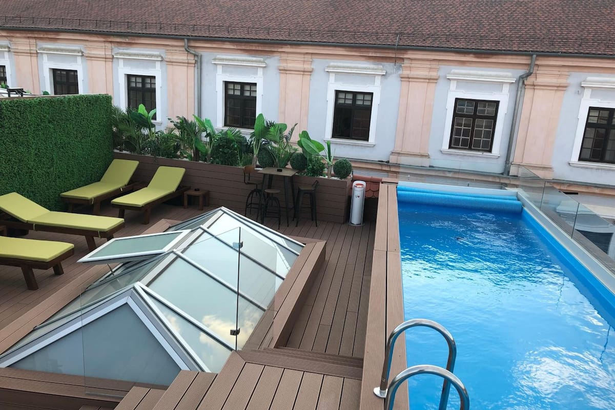 pool