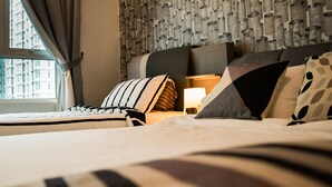 Luxury Apartment, 3 Bedrooms, Balcony, City View | 3 bedrooms, desk, blackout drapes, iron/ironing board