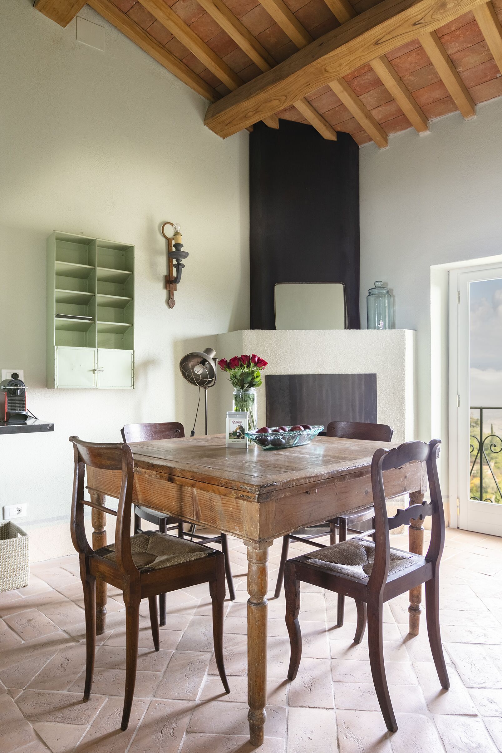 Classic Double Room | Living area | 25-inch flat-screen TV with satellite channels, TV