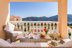 Luxury Suite (Kalipso) | Terrace/patio - Grand View Villas (Samos)