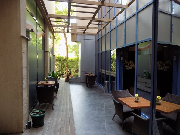 Lobby sitting area - Hotel Saphire (Sunny Beach)