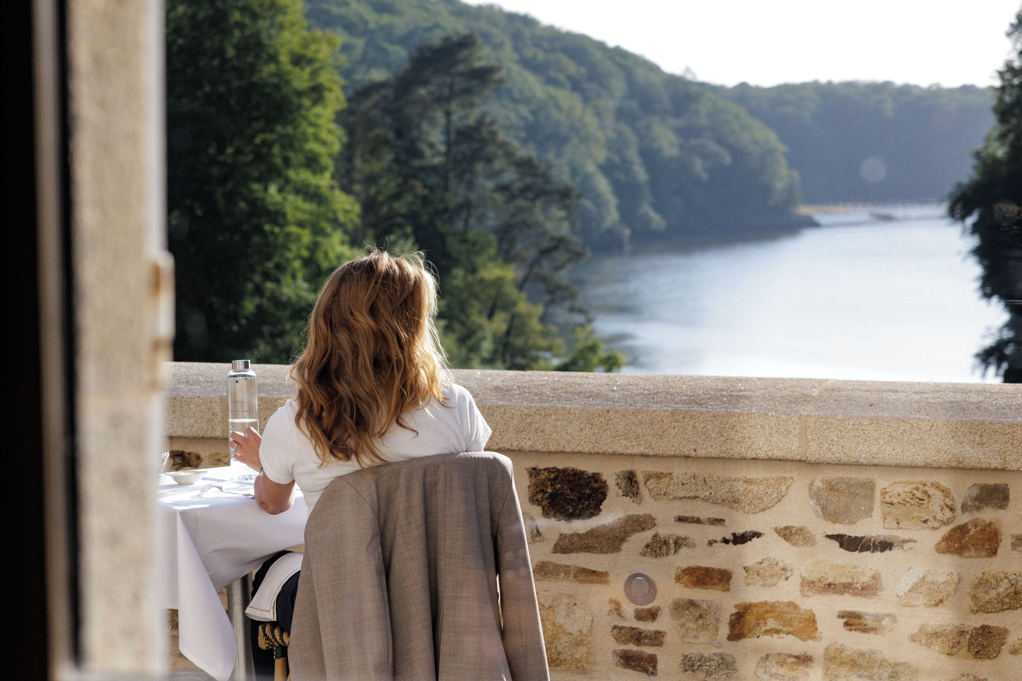 2 restaurants, breakfast, lunch, dinner served; French cuisine